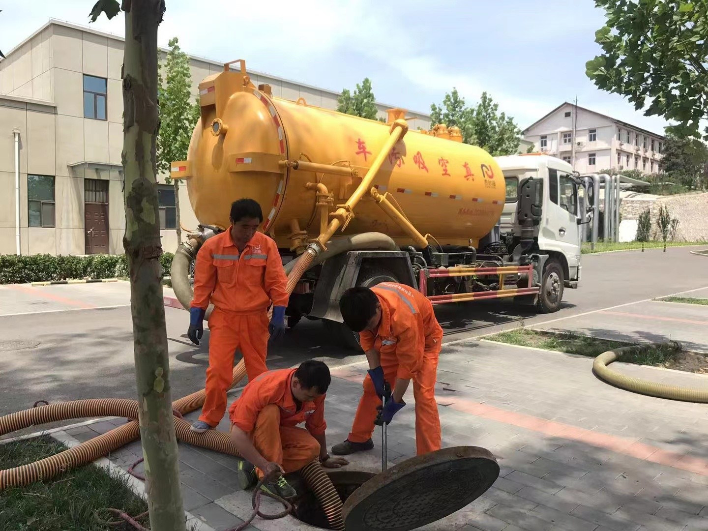 祁东化粪池清理与5-8吨吸粪车施工效率分析